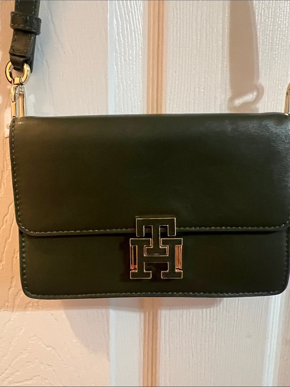 Tommy Hilfiger Pushlock Leather Crossbody Shoulder Bag Green Gold Hardware MINT